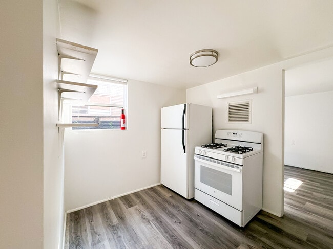 Building Photo - 775 E 820 N