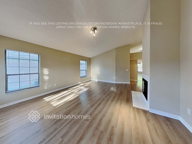 Building Photo - 1453 Hyde Park Dr