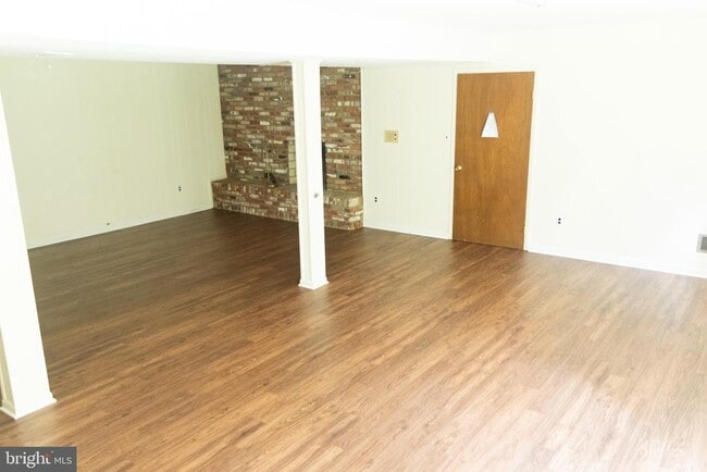 Building Photo - 2710 Hidden Valley Rd