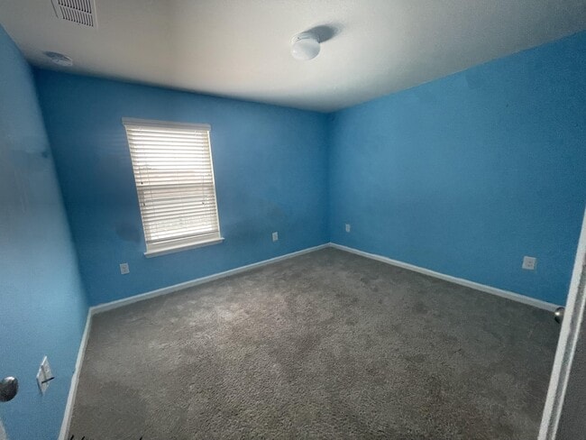 Building Photo - 4893 Kensington Ln