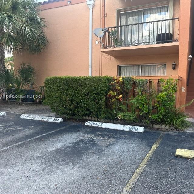 Building Photo - 7121 Miami Lakes Dr