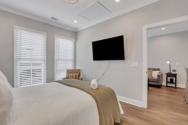 Building Photo - 306 W Gaston St