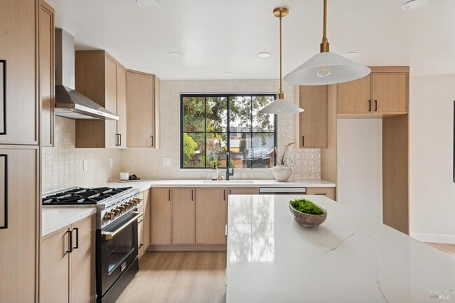 Building Photo - 735 Hunt Ave