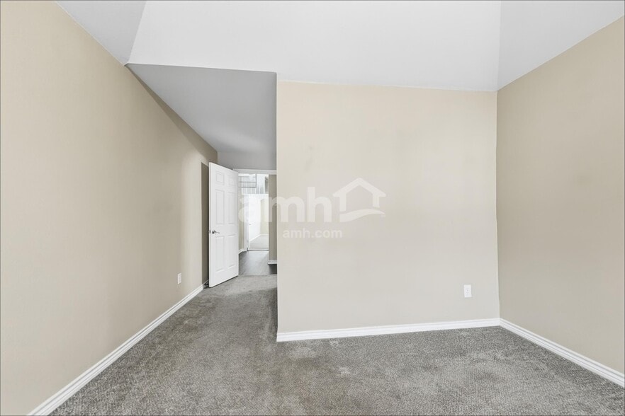 Building Photo - 1414 Monte Carlo Dr