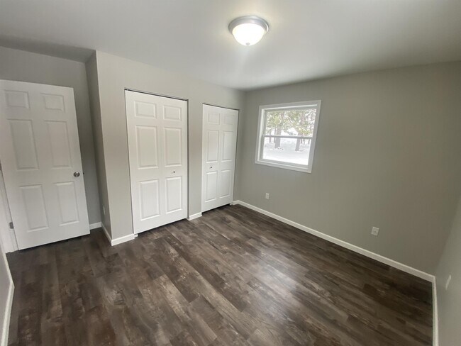 Building Photo - 1039 Maas St