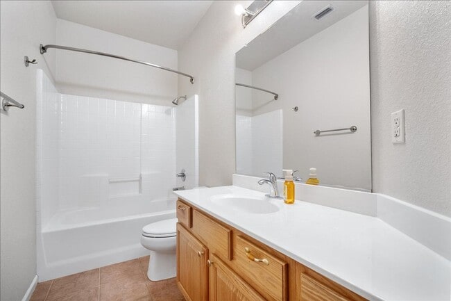 Building Photo - 1073 Huntly Dr