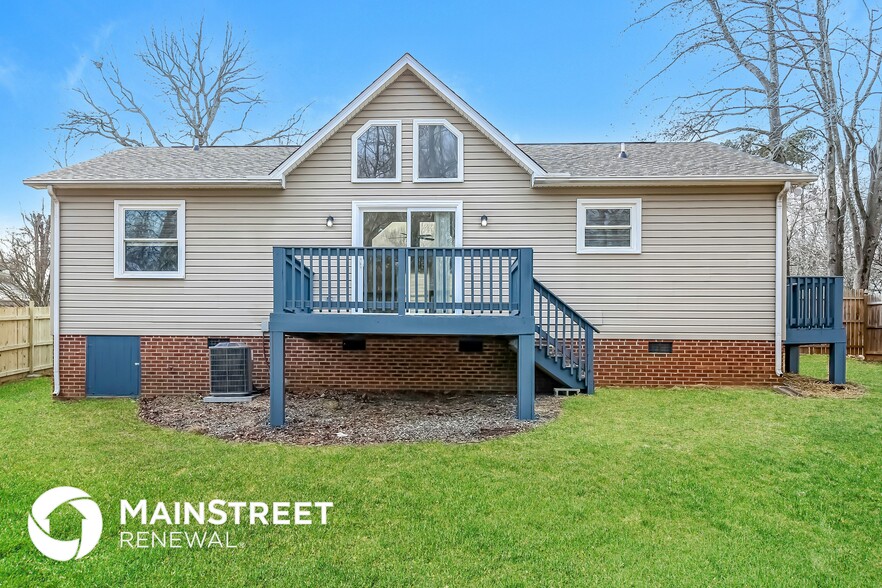 Building Photo - 4 Terry Dr