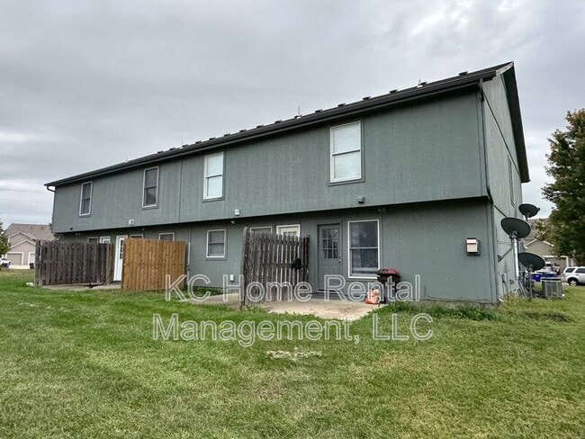 Building Photo - 820 167th Ct