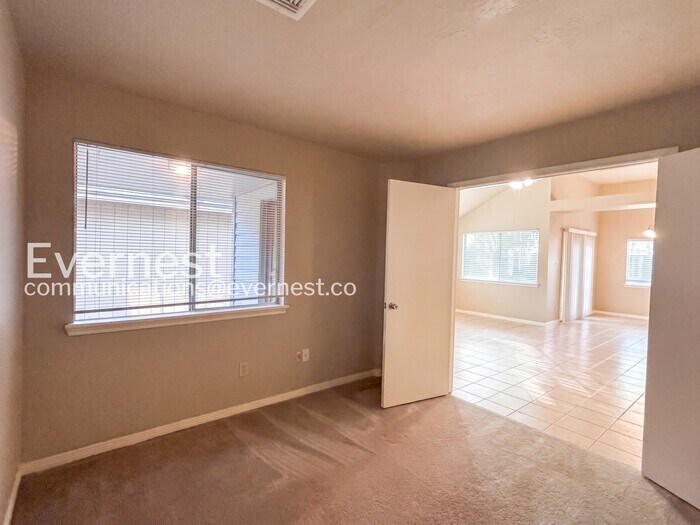 Building Photo - 8602 Laurel Trails Dr
