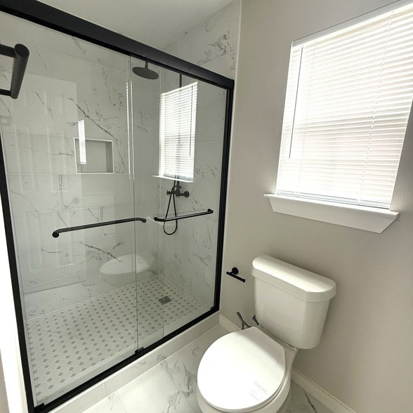 Building Photo - 4510 Kingsbury St