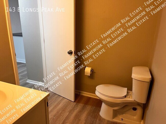 Building Photo - 143 E Longs Peak Ave