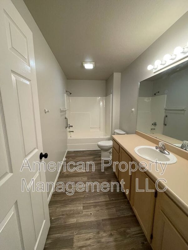 Building Photo - 12946 E 31st Ct