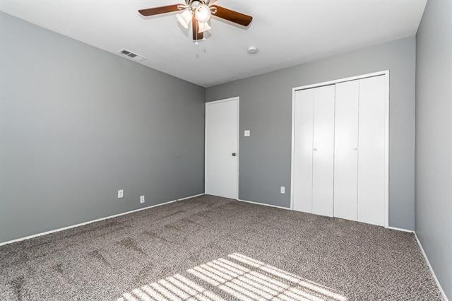 Building Photo - 221 Hardwood Trail