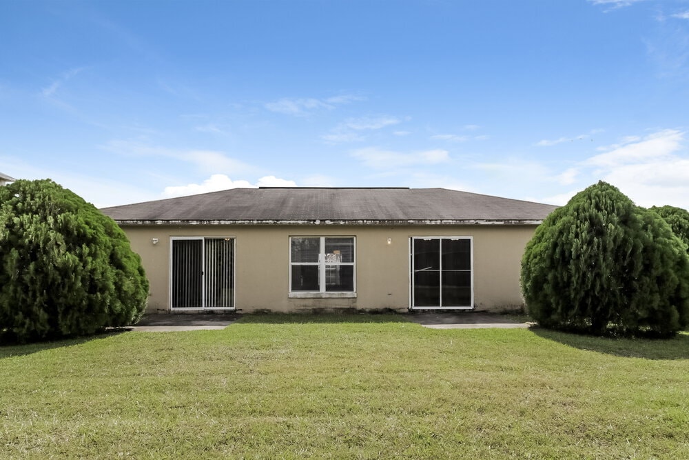 Building Photo - 870 Jarnac Dr