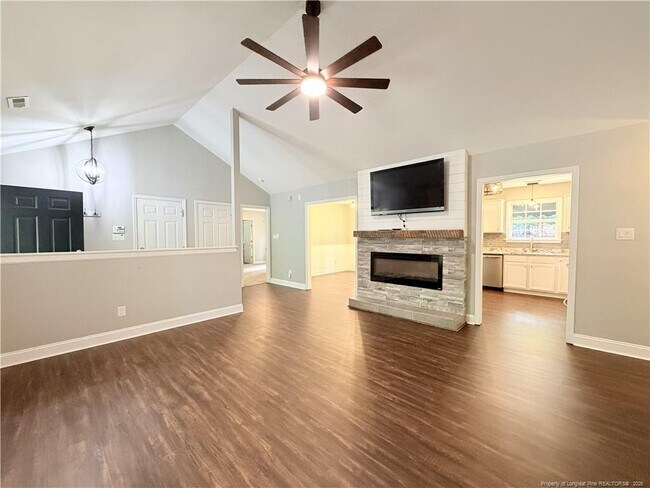 Building Photo - 3083 Carolina Way