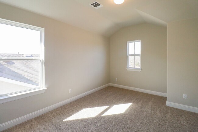 Building Photo - 105 Bent Trl Ln