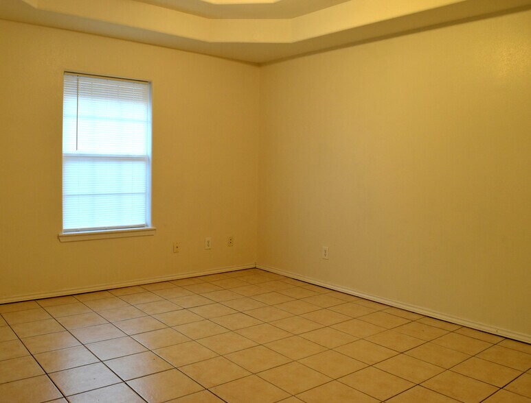 Building Photo - 2315 Moonlight Ln