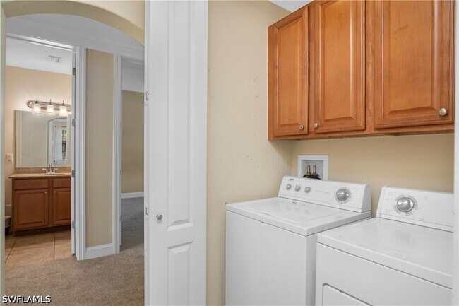 Building Photo - 1244 Carpazi Ct
