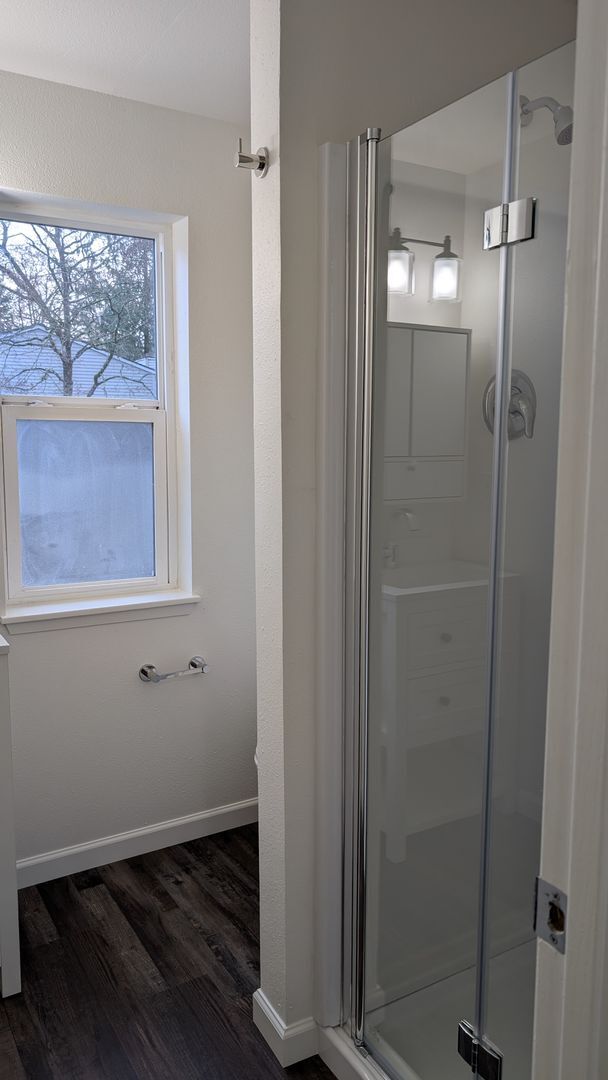 Building Photo - 3 Bedroom Townhome in Shoreline