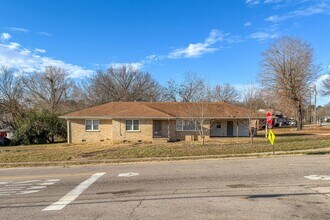 Building Photo - Newly Updated 3 Bed, 2 Bath Home in Greenwood