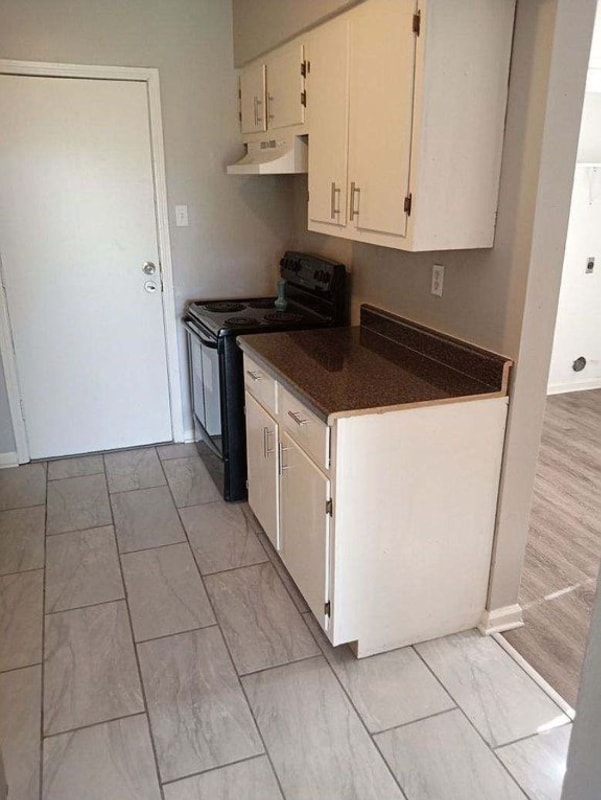 Building Photo - 797 Cavalier Dr