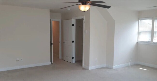 Building Photo - Discover this spacious 5-bedroom, 3.5-bath home in Elgin, SC ~ Available July 2026!