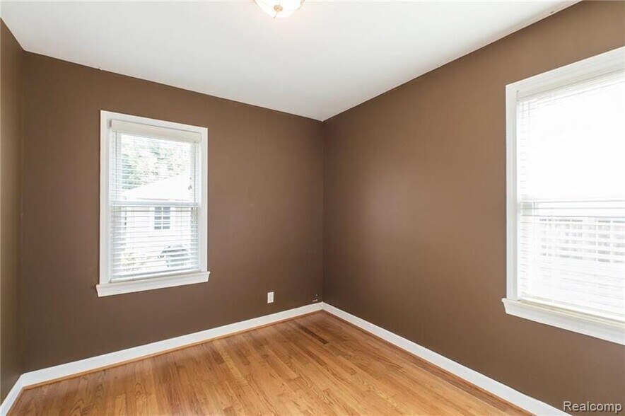 Building Photo - 3602 Ravena Ave