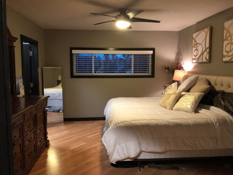 Building Photo - 1800 The Greens Way