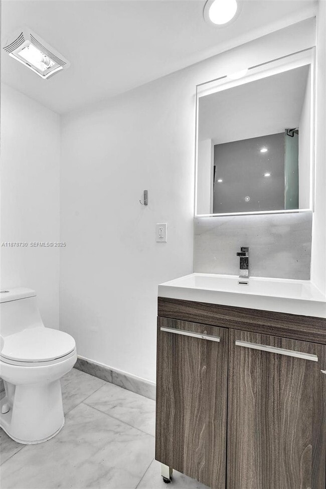 Building Photo - 394 SE 5th Ave