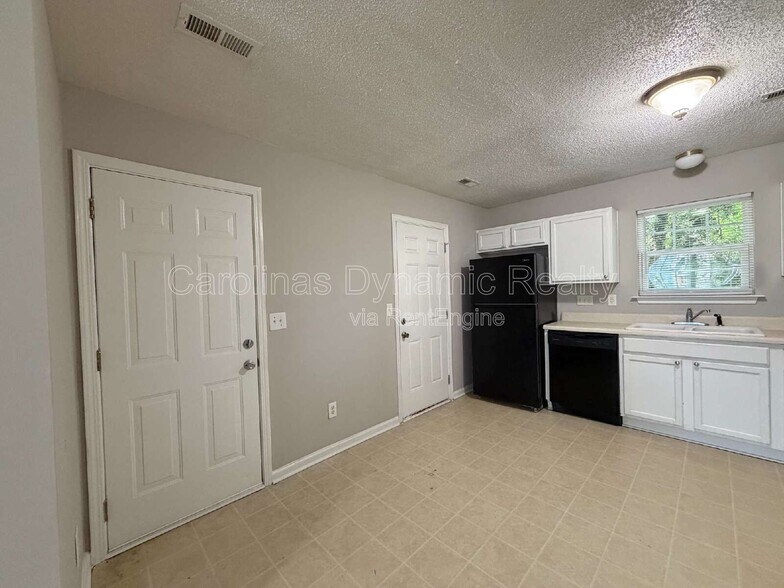 Building Photo - 709 Key St