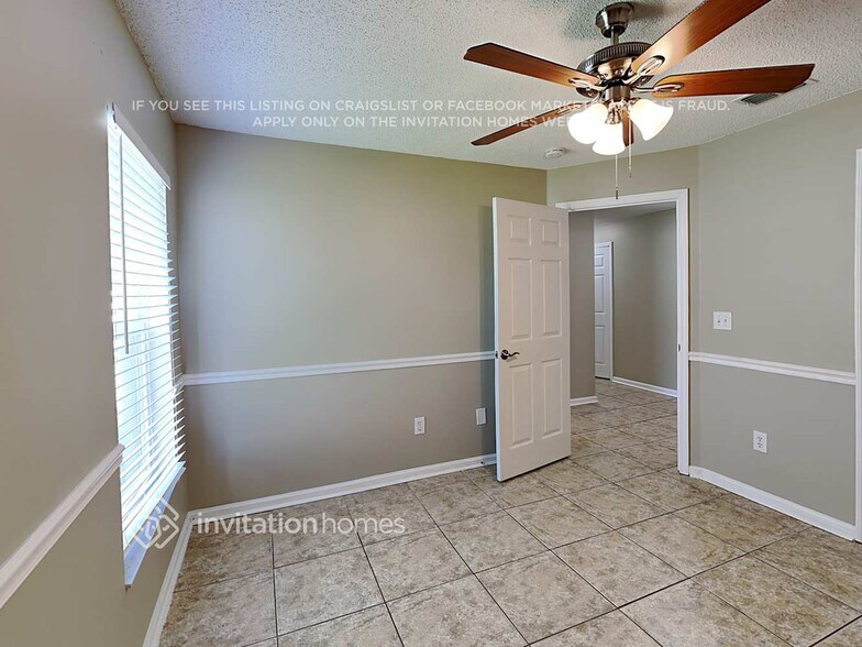 Building Photo - 2800 Falcon Crest Pl