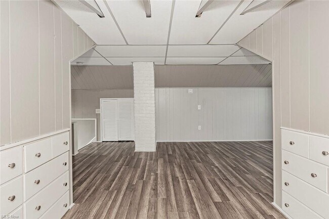 Building Photo - Lakefront 4-Bedroom Home for Rent in Euclid, OH