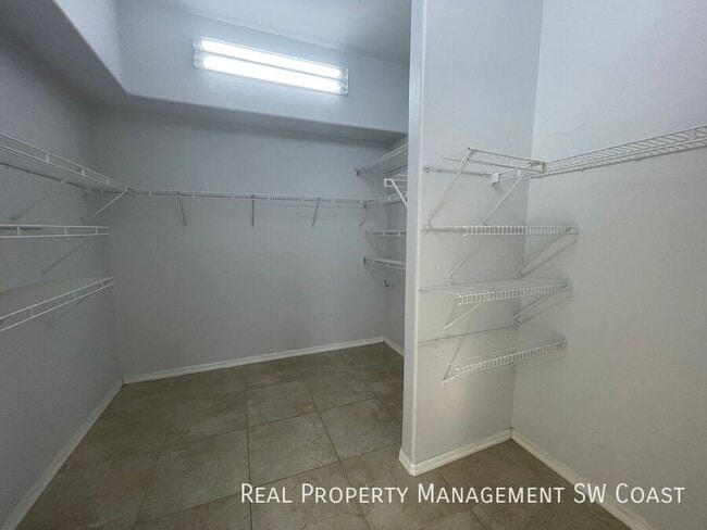 Building Photo - 816 Grand Rapids Blvd