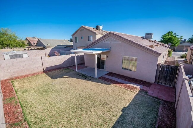Building Photo - 10864 E Clovis Ave
