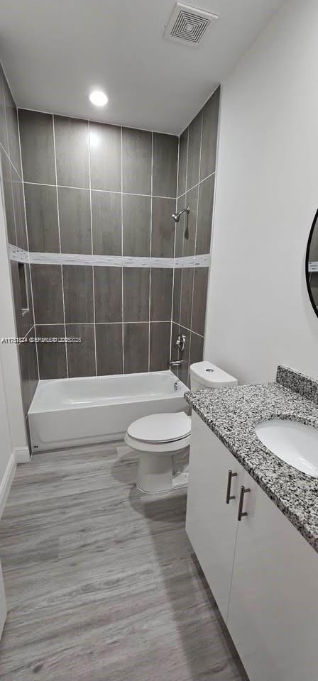 Building Photo - 611 Greenbriar Blvd