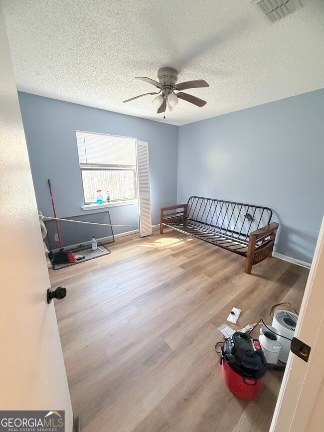 Building Photo - 130 N Woodvalley Dr