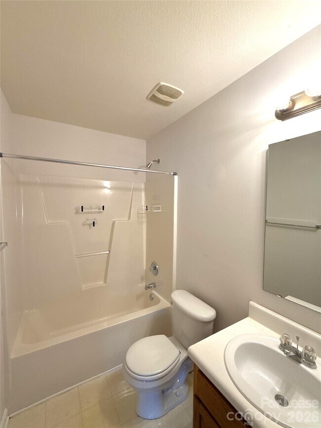 Building Photo - 2807 Forest Grove Ct