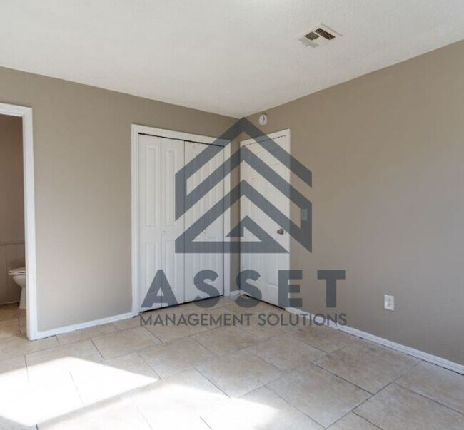 Building Photo - 4613 Cinderella Dr