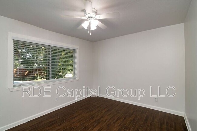Building Photo - 2816 Throckmorton St