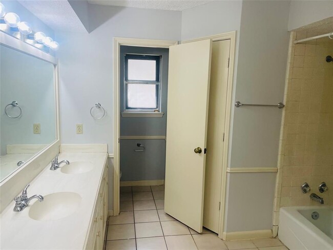 Building Photo - 3018 Thorne Creek Ln
