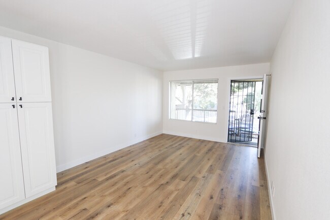 Building Photo - 9647 Spyglass Ave