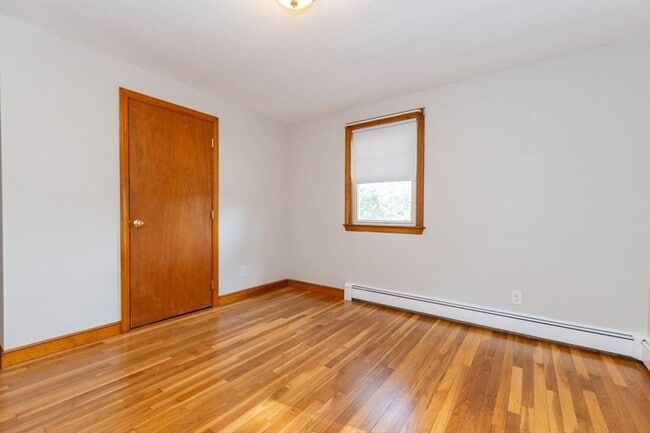 Building Photo - 205 Hardy Pond Rd