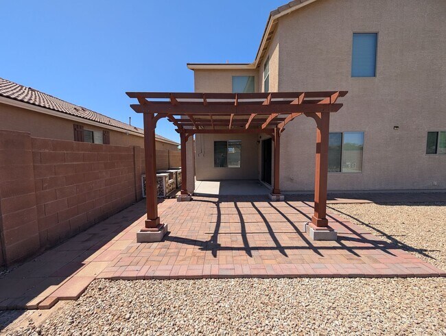 Building Photo - 4 Bedroom 3 Bathroom Circle Cross Ranch Home