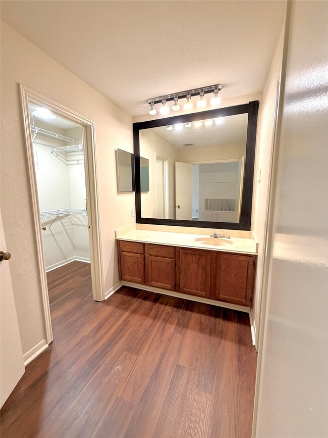 Building Photo - 2121 El Paseo St