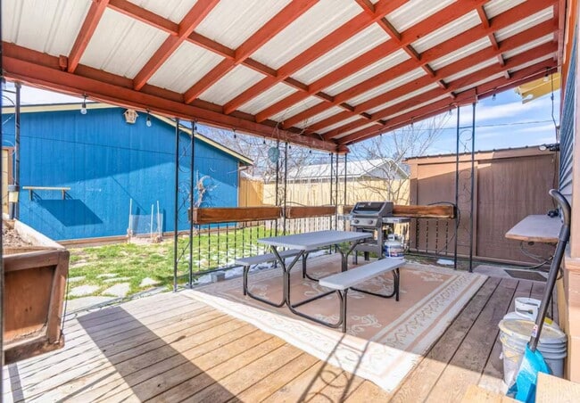 Building Photo - Beautiful 4 Bedroom Rental in Prime East Kalispell Location