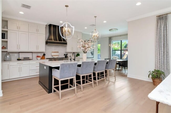 Building Photo - 4111 W Swann Ave