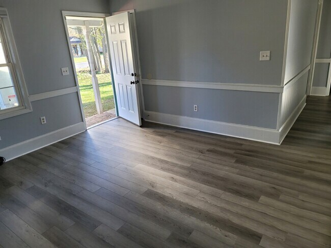 Building Photo - 32 Jolly Rancher Dr