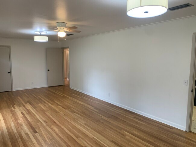 Building Photo - 719 Dodd Dr