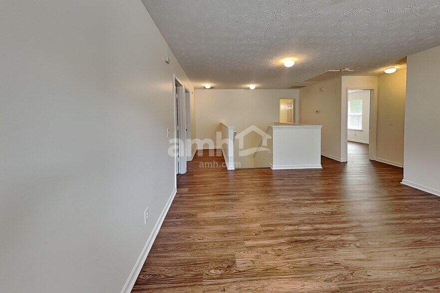 Building Photo - 2641 Farmstead Ct