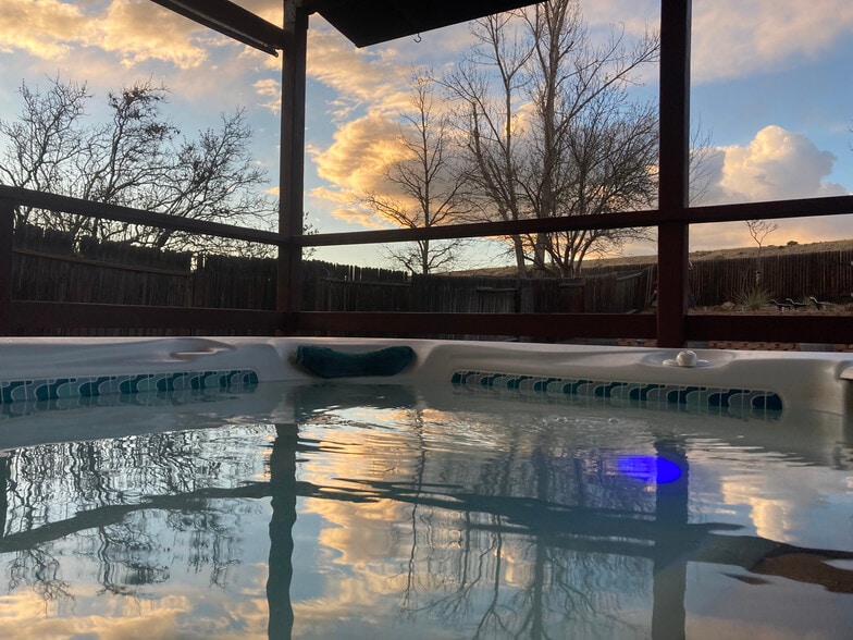 hot tub - 1490 Sausalito Dr